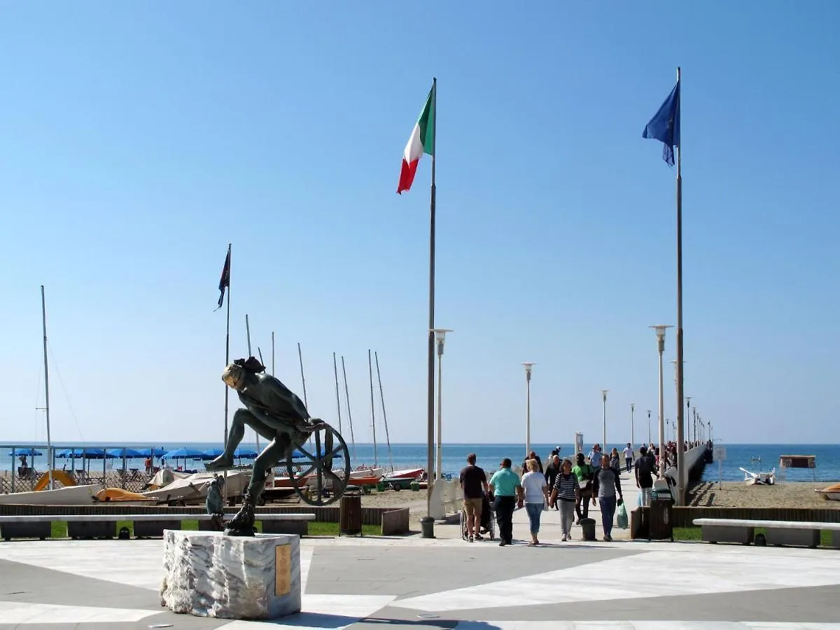 Holiday Home Bona By Interhome Forte dei Marmi